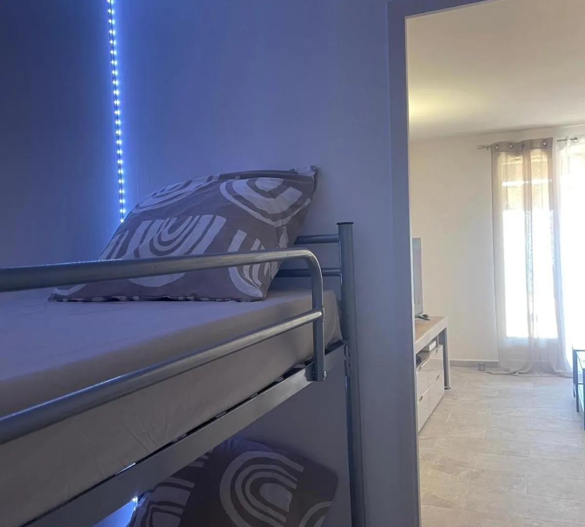 Apartment Joli Appartement En Front De Mer Saint-Cyr-sur-Mer France